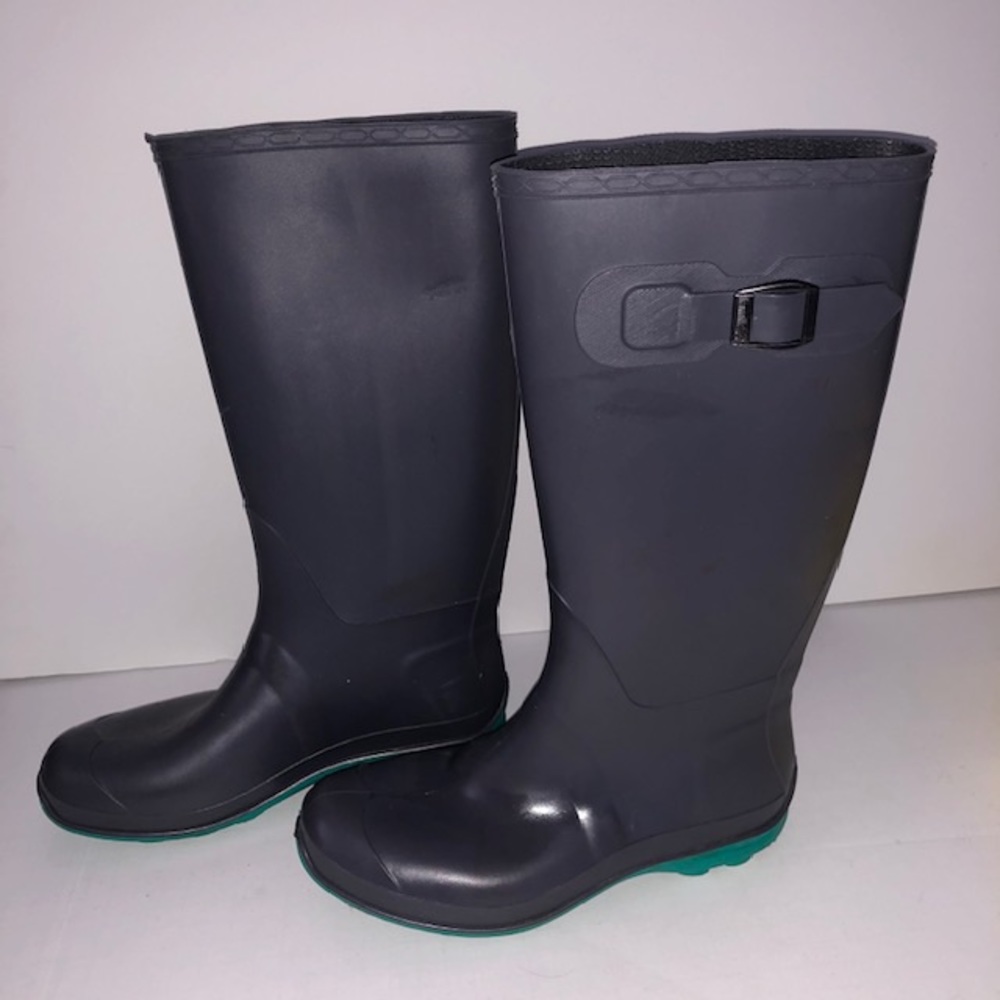 Kamik Boots size 8